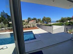Thumbnail von Modern villa with swimming pool near the sea