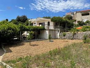 Thumbnail von House near the sea - great potential