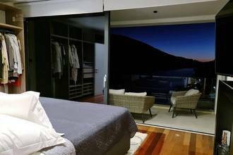 Thumbnail von Modern luxury villa directly on the sea