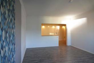 Thumbnail von PROVISIONSFREI! Renovierte 3-ZKB-Wohnung mit Stil – Balkon und Aussicht inklusive.