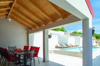 Thumbnail von House with three apartments and pool on the south coast of the island of Korcula
