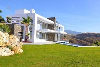	 villa for sale in - El Paraiso 