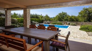 Thumbnail von House with three apartments, pool, and sea view