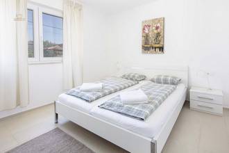 Thumbnail von House with three apartments, pool, and sea view