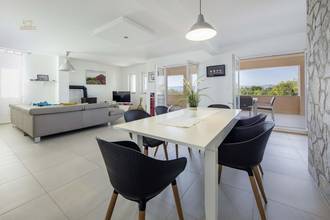 Thumbnail von House with three apartments, pool, and sea view