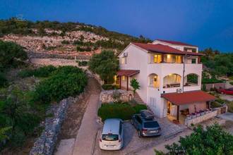 Thumbnail von Multi-family house with panoramic sea view, Vinišće region