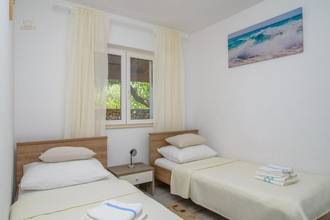 Thumbnail von Multi-family house with panoramic sea view, Vinišće region
