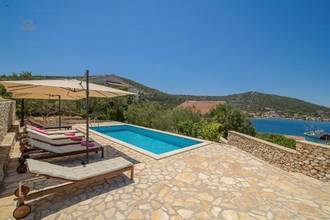 Thumbnail von Multi-family house with panoramic sea view, Vinišće region