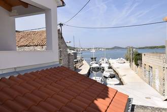Thumbnail von Charming stone house near the sea