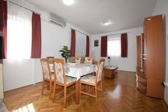 Thumbnail von Apartment building with four apartments