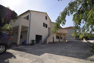 Thumbnail von Apartment building with four apartments