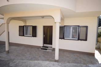 Thumbnail von Apartment building with four apartments