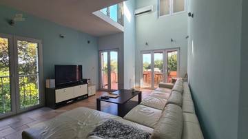 Thumbnail von Well-maintained multi-family house with sea view, island of Pag