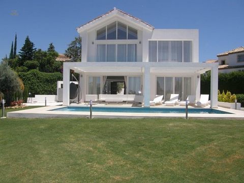 Luxus-Villa in Estepona R2707193 