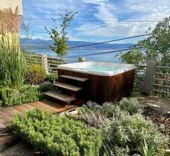 Haus mit drei Wohnungen und schönem Meerblick in Lovran, Kvarner Bucht