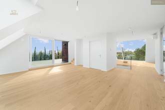 Wunderschönes Penthouse mit herrlichem Blick und Dachterrasse in Prestige Lage