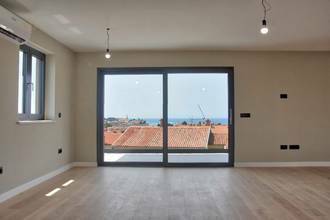 Thumbnail von Modern penthouse with rooftop terrace and panoramic views of the city and the sea
