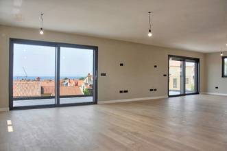 Thumbnail von Modern penthouse with rooftop terrace and panoramic views of the city and the sea