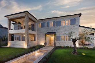 Steinvilla in mediterranem Stil mit Pool in Kanfanar, Region Istrien