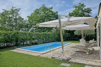 Thumbnail von Haus mit Swimmingpool in der ersten Reihe zum Meer bei Umag