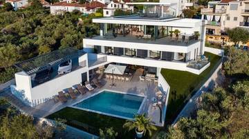 Thumbnail von Modern luxury villa with swimming pool and sea view