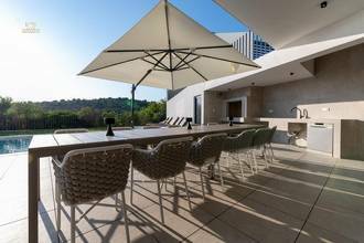 Thumbnail von Modern luxury villa with swimming pool and sea view