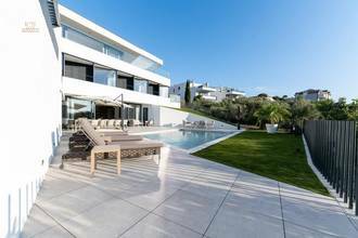 Thumbnail von Modern luxury villa with swimming pool and sea view
