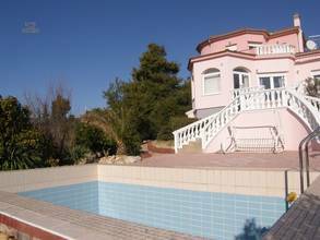 Thumbnail von Villa mit Swimmingpool und Meerblick