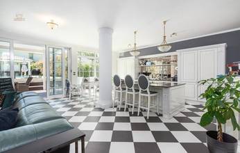 Thumbnail von Exceptional villa with pool in a great location