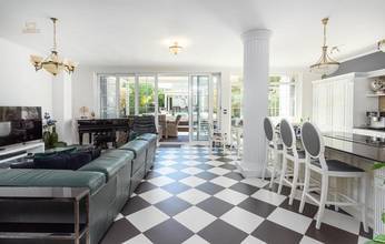 Thumbnail von Exceptional villa with pool in a great location