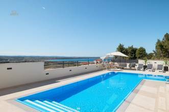 Exklusive Villa mit Meerblick in ruhiger Lage, Region Ražanac