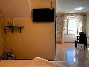 Thumbnail von Steinhaus mit 3 Appartements direkt am Hafen in Trogir