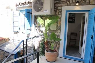 Thumbnail von Traditional stone house with sea view