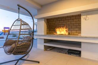 Thumbnail von Modern luxury villa with swimming pool and rooftop terrace