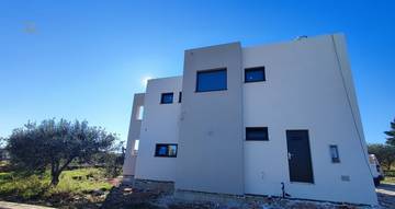 Thumbnail von Modern villa with pool and sea view