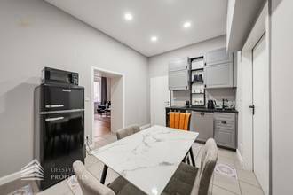 Thumbnail von Fully renovated house with 4 units and an unfinished attic, near Sternwartepark.