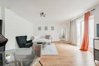 Thumbnail von Fully renovated house with 4 units and an unfinished attic, near Sternwartepark.
