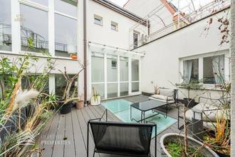 Thumbnail von Fully renovated house with 4 units and an unfinished attic, near Sternwartepark.
