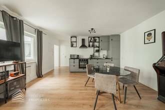 Thumbnail von Fully renovated house with 4 units and an unfinished attic, near Sternwartepark.