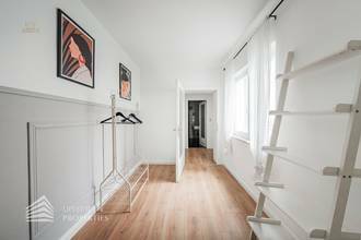 Thumbnail von Fully renovated house with 4 units and an unfinished attic, near Sternwartepark.