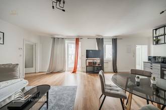 Thumbnail von Fully renovated house with 4 units and an unfinished attic, near Sternwartepark.