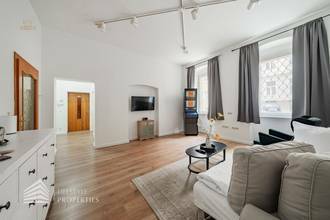 Thumbnail von Fully renovated house with 4 units and an unfinished attic, near Sternwartepark.