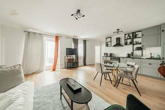 Thumbnail von Fully renovated house with 4 units and an unfinished attic, near Sternwartepark.