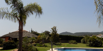 Thumbnail von 9 Bedroom Villa - Finca For Sale In Coín