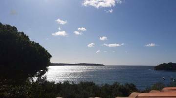Schickes Dachgeschoss-Appartement mit Meerblick in Pula