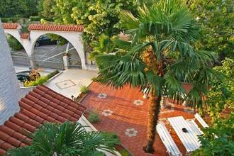 Thumbnail von Exclusive multi-family house with sea view in Porec