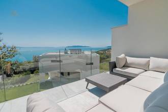 Thumbnail von Luxurious semi-detached house with swimming pool and panoramic sea view