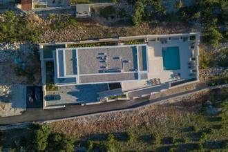 Thumbnail von Modern luxury villa with pool and sea view