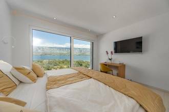 Thumbnail von Modern luxury villa with pool and sea view