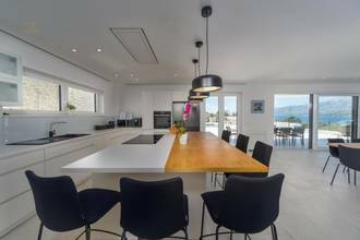 Thumbnail von Modern luxury villa with pool and sea view
